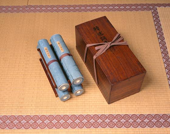 서울역사박물관(서울 종로구)이 한·일 국교 정상화 60주년을 맞아 조선통신사 특별전 ‘마음의 사귐, 여운이 물결처럼’을 6월29일까지 연다. 유네스코 세계기록유산 24건을 포함해 국내외 18개 기관이 소장한 총 111건, 128점의 유물이 선보인다. 사진은 조선 손님들의 시를 엮어 보관한 '한객사장'(1711, 유네스코 세계기록유산·교토시 지정문화재, 쇼코쿠지 지쇼인). 사진 서울역사박물관