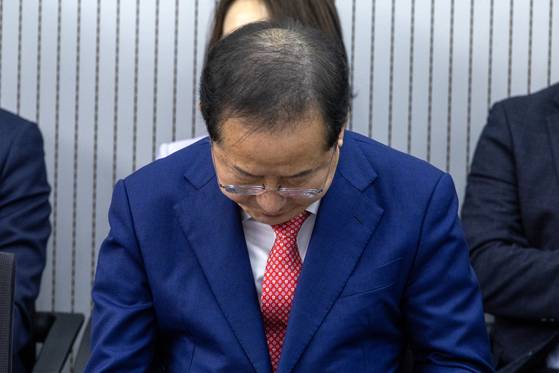 홍준표 국민의힘 대선 경선 후보가 29일 서울 여의도 국민의힘 당사에서 열린 제21대 대통령 후보자 국민의힘 3차 경선 진출자 발표 행사에 자리하고 있다. 뉴스1