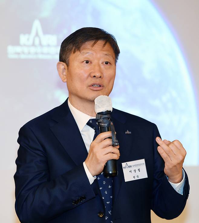 이상철 한국항공우주연구원장이 29일 열린 기자간담회에서 발언하고 있다. 항공우주연구원 제공