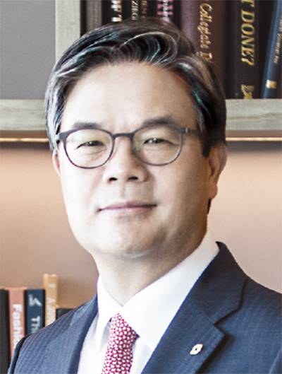 1963년생/ 경희대 경제학과/ 1987년 대신증권 입사/ 2011년 대신저축은행 상무/ 2013년 대신저축은행 대표이사/ 2019년 대신증권 부사장/ 2020년 대신증권 대표이사(현)