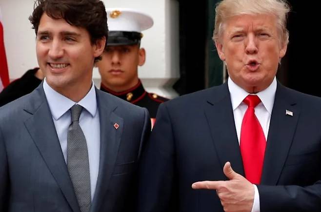 도널드 트럼프 미국 대통령(오른쪽)과 저스틴 트뤼도 캐나다 총리. [로이터]