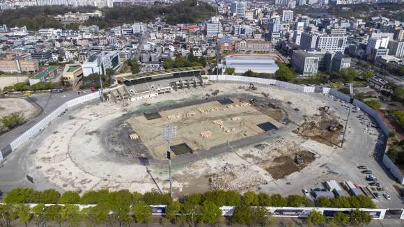 철거된 전북 전주종합경기장. 이곳에 컨벤션과 쇼핑, 예술과 창업이 공존하는 새로운 ‘도시의 심장’이 들어선다. 전주시 제공