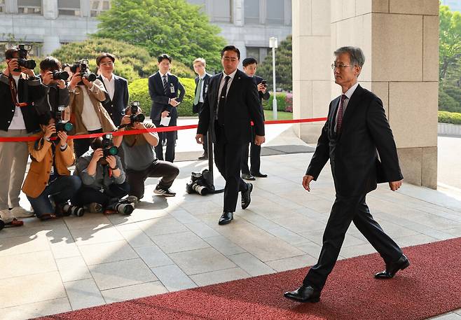 조희대 대법원장이 4월24일 서울 서초구 대법원으로 출근하고 있다. ⓒ 연합뉴스