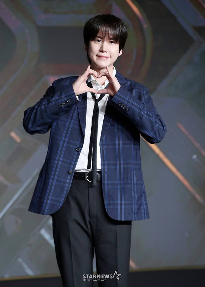 그룹 슈퍼주니어 규현이 29일 오전 서울 마포구 호텔나루에서 열린 넷플릭스 '데블스 플랜: 데스룸' 제작발표회에 참석해 포즈를 취하고 있다.  정종연 PD가 연출하는 '데블스 플랜: 데스룸'은 다양한 직업군의 플레이어가 7일간 합숙하며 최고의 브레인을 가리는 두뇌 서바이벌 게임으로 오는 5월 6일 공개된다. /2025.04.29 /사진=김휘선 hwijpg@