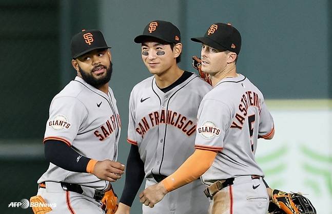 라모스(왼쪽부터)와 이정후, 마이크 야스트렘스키. /AFPBBNews=뉴스1