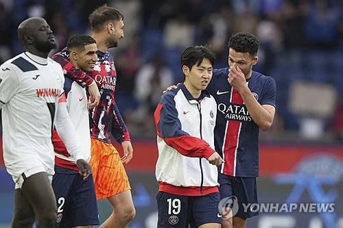 프랑스 유력지 '레키프'가 지난 28일(한국시간) PSG의 아스널 원정 경기에 나설 예상 선발 라인업을 공개했다. 이 라인업에 이강인의 이름은 없다.&nbsp;  루이스 엔리케 감독이 이끄는 PSG는 오는 30일 오전 4시 영국 런던에 있는 에미레이츠 스타디움에서 아스널과 2024-2025시즌 유럽축구연맹(UEFA) 챔피언스리그 준결승 1차전을 치른다.&nbsp;연합뉴스