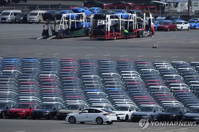 일본 요코하마 항구에 있는 수출용 차량 [AP 연합뉴스 자료사진. 재판매 및 DB 금지]