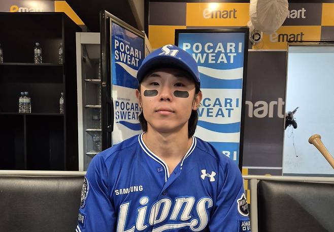 인터뷰하는 김성윤 (인천=연합뉴스) 김경윤 기자 = 삼성 라이온즈 김성윤이 29일 인천SSG랜더스 필드에서 열린 2025 프로야구 SSG 랜더스와 방문 경기를 마친 뒤 인터뷰하고 있다. 2025.4.29. cycle@yna.co.kr