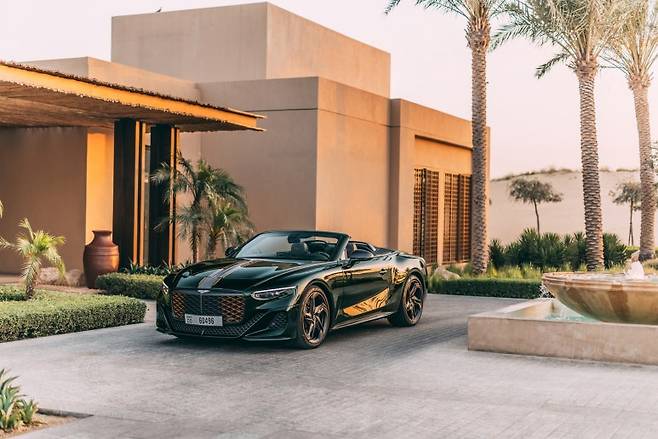 벤틀리가 세번째 코치빌드 모델 '바투르 컨버터블'을 두바이에서 세계 최초 공개했다. 사진=벤틀리 코리아