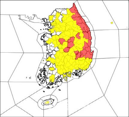 기상청은 30일 오전 10시에 전국 대부분 지역에 건조특보를 발효하고 있다.(사진=기상청)