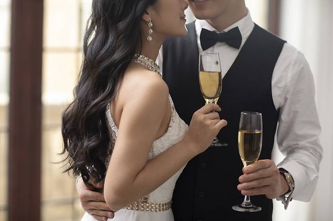 샴페인은 축배와 로맨스의 와인으로 통한다. 분위기와 기분을 한껏 띄워준다. 이런 게 건강에 좋은 영향을 미칠지도 모른다. [사진=게티이미지뱅크]