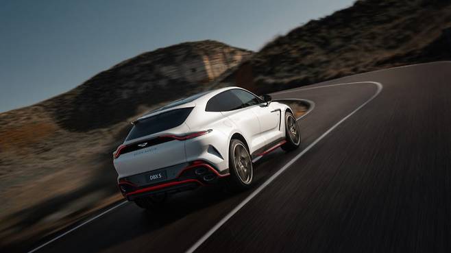 2026 DBX S