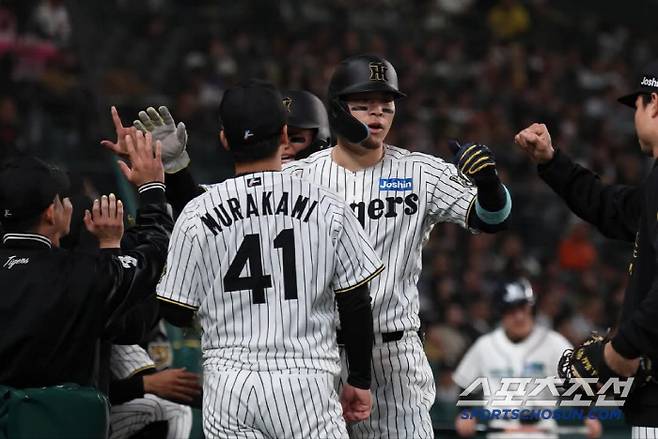 올 시즌 홈런 페이스가 매우 좋다. 지난해 120경기에서 16홈런을 쳤는데, 올해는 24경기에서 9개를 터트렸다. 사진캡처=한신 타이거즈 SNS