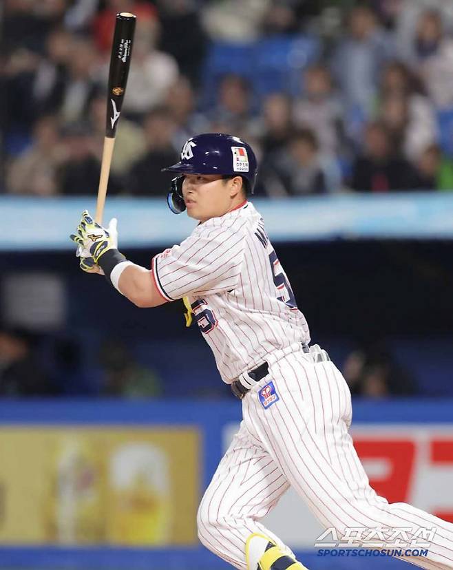 이번 겨울 메이저리그 진출을 앞두고 있는 무라카미. 개막 후 3주 만에 출전한 첫 경기에서 옆구리를 다쳐 등록이 말소됐다. 사진캡처=야쿠르트 스왈로즈 SNS