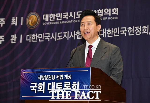 오세훈 서울시장이 지난달 7일 오후 서울 여의도 국회의원회관 대회의실에서 열린 '지방분권형 헌법 개정 국회 대토론회'에 참석해 축사를 하고 있다./배정한 기자