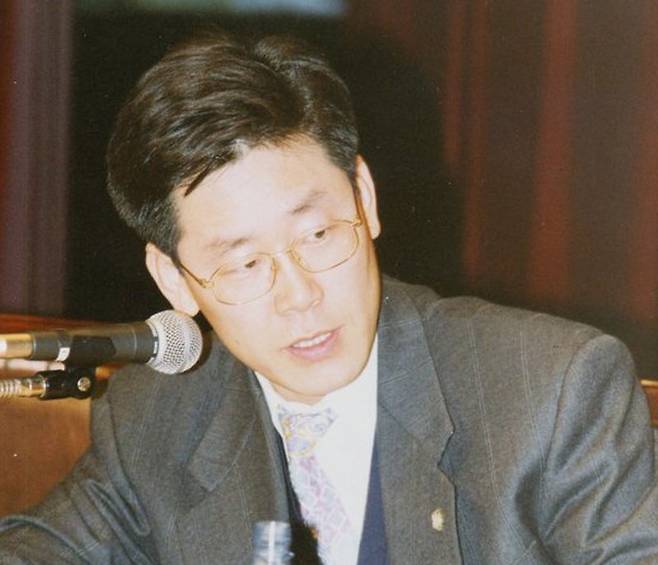 30대 변호사 시절의 모습.