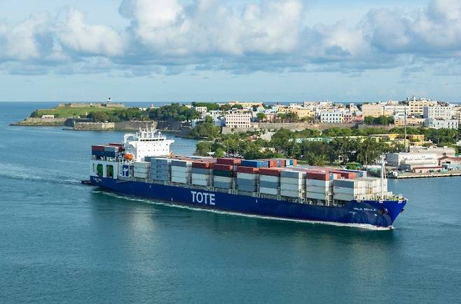 미국 조선업은 2차 세계대전 때 반짝 하고 곧 가라앉았다. 1970년대 미국은 일본과 협력해서 조선업을 다시 재선하려 했지만, 석유파동과 경기침체 여파로 별 성과를 거두지 못했다. 1982년 레이건 정부가 미국산 선박 구매자에 지급하던 보조금을 폐지하면서 조선업의 존재는 더 희미해진다. 미국 조선업 협의회 제공