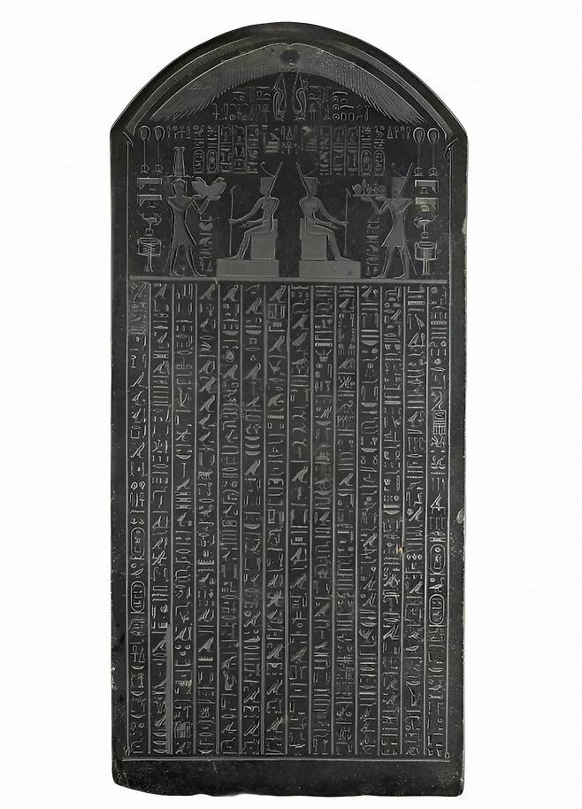 b75c433dde58fffbda718696c67c484f.webp.ren.jpg 바다에서 끌어올린 고대 비석 상태