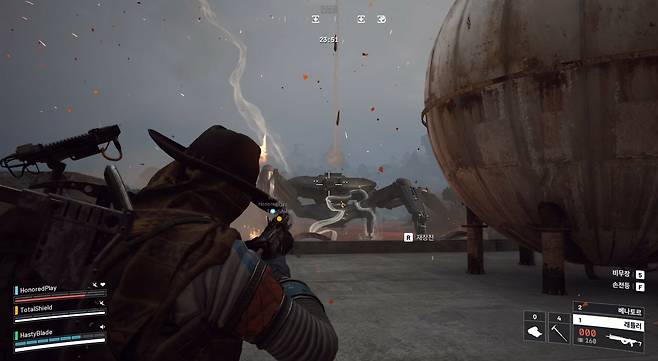 ▲ 세계관 상 지상에 올라갈 수 있는 거의 유일한 존재인 '레이더'