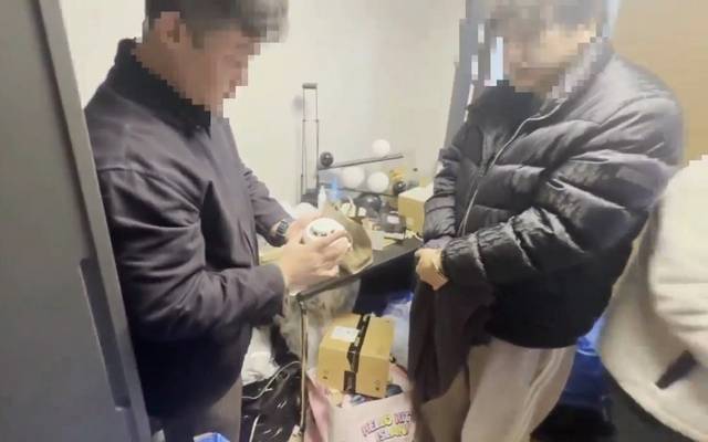 오피스텔에서 불법촬영해 영상 게시, 판매한 피의자 압수수색 현장. 서울경찰청 제공