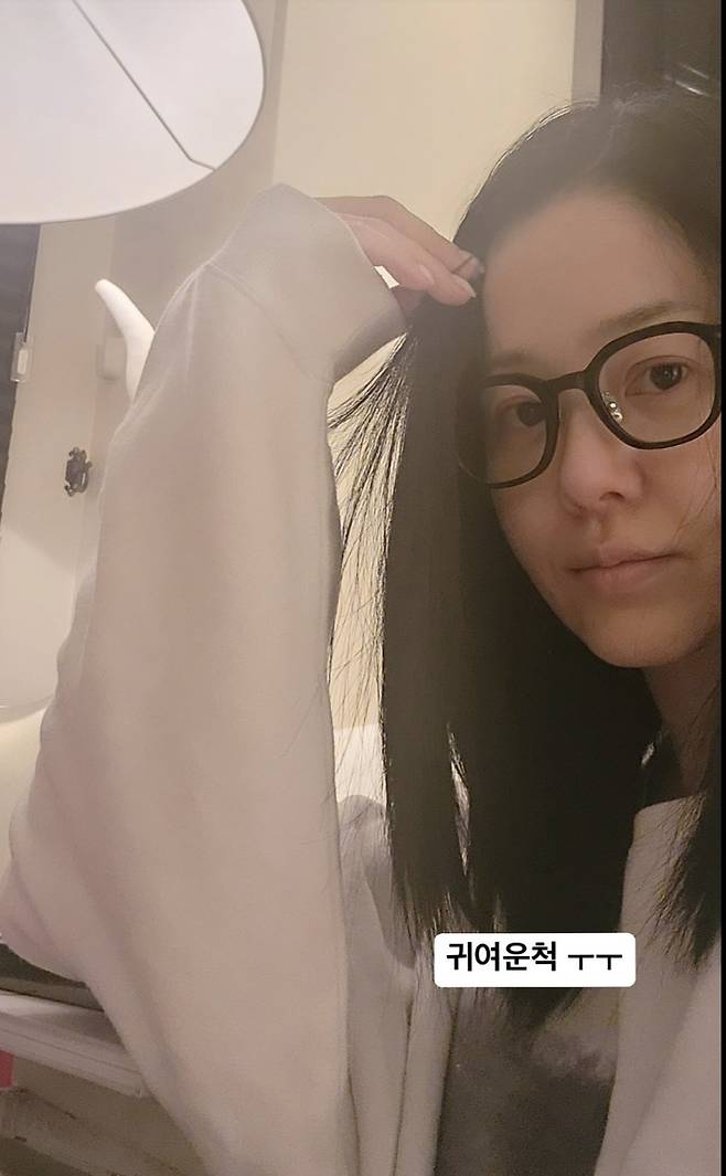 고현정이 자신의 SNS를 통해 치과에서의 현실감 넘치는 모습을 공개했다.사진=고현정 SNS