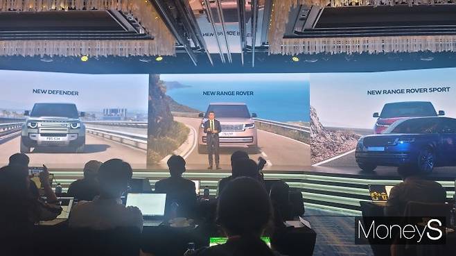 로빈 콜건 JLR 코리아 대표가 고객 만족을 위한 '원 전략'을 내놨다. /사진=김창성 기자