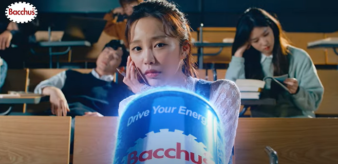 캄보디아에 방영된 박카스 TV광고. [위더스애드 유튜브 갈무리]