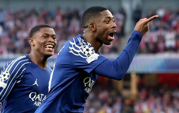 파리 생제르맹 우스만 뎀벨레가 30일(한국시간) 영국 런던의 에미레이트 스타디움에서 열린 2024~25 유럽챔피언스리그(UCL) 준결승 1차전 아스널과의 원정 경기에서 득점한 뒤 기뻐하고 있다. EPA 연합뉴스