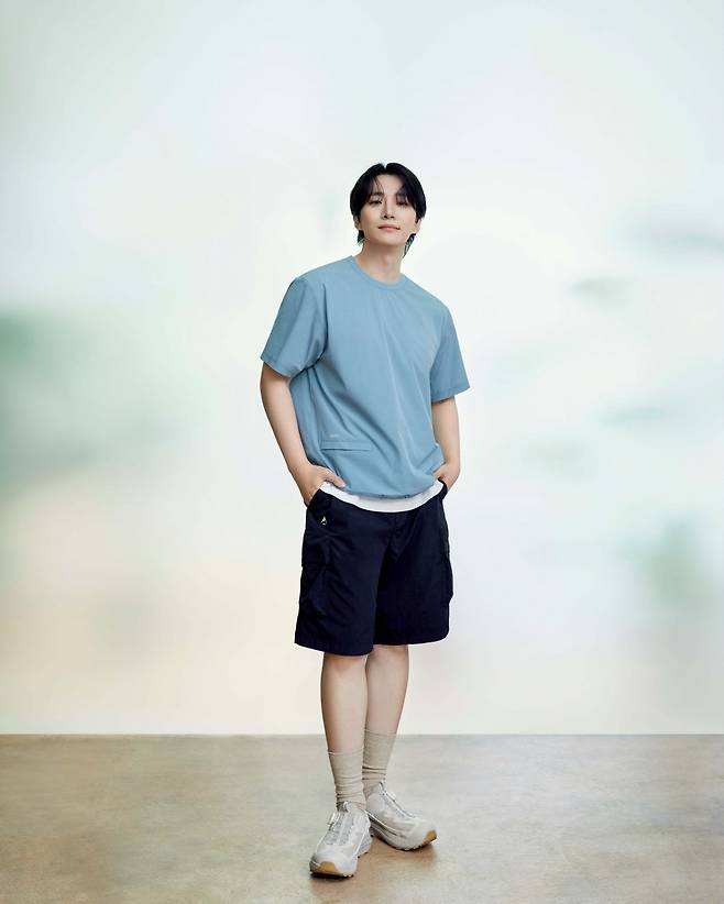 ‘컴포 쿨 포켓 반팔 티셔츠’를 입은 네파 모델 이준호.   사진제공 ｜ 네파