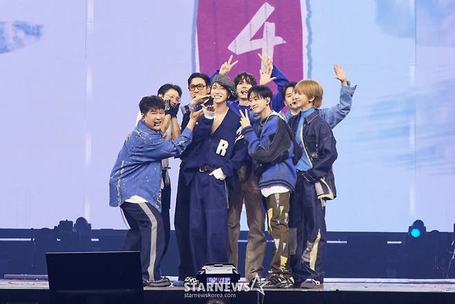 그룹 슈퍼주니어가 12일 서울 고척스카이돔에서 진행된 에스엠타운 라이브 2025 '더 컬처, 더 퓨처' 인 서울(SMTOWN LIVE 2025 'THE CULTURE, THE FUTURE' in SEOUL) 콘서트에서 멋진 무대를 펼치고 있다. /사진제공=SM엔터테인먼트 2025.01.12 /사진=이동훈 photoguy@