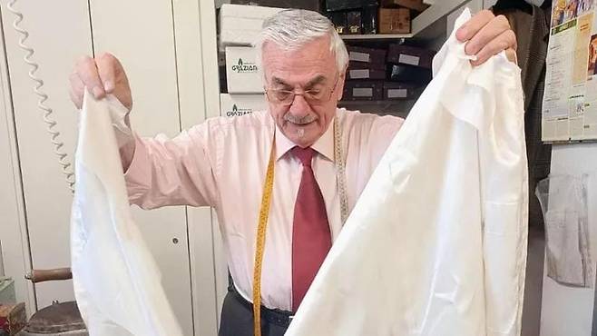 교황의 재단사 라니에로 만치넬리 [이탈리아 일간지 라레푸블리카 캡처. 재판매 및 DB 금지]