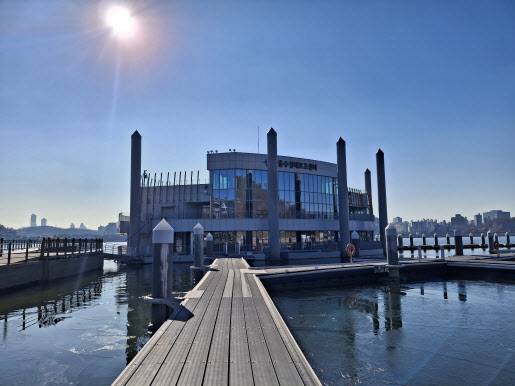 난지한강공원에 문을 연 ‘서울수상레포츠센터’ 전경. (사진=서울시)