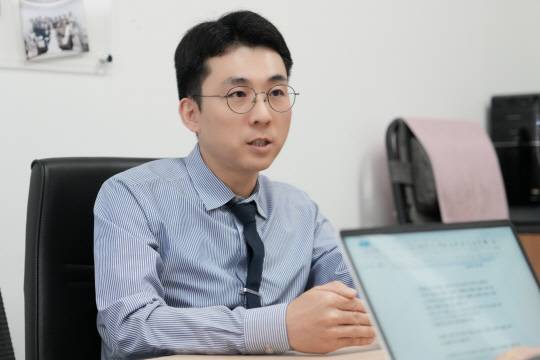 이현욱 UNIST 교수