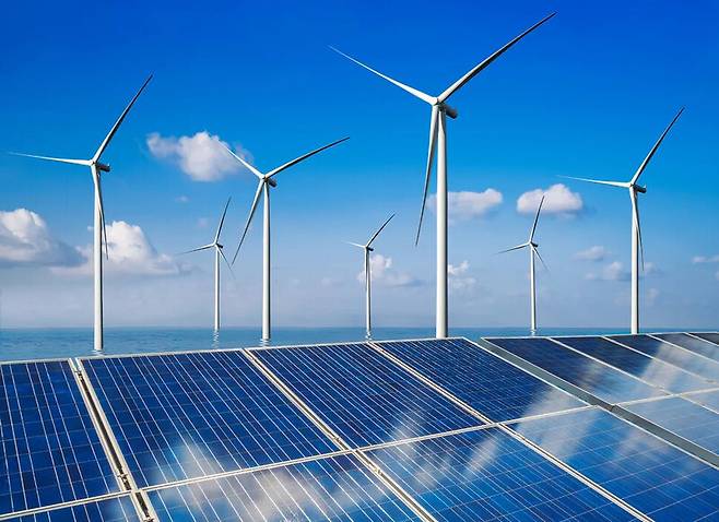 풍력 발전과 태양광 발전. 게티이미지뱅크