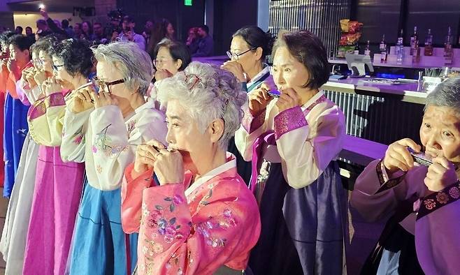 코리아 타운 시니어 앤드 커뮤니티 센터 페이스북 갈무리