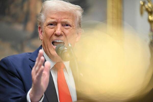 지난 3월3일 도널드 트럼프 미국 대통령이 백악관의 루스벨트룸에서 연설하고 있다. 워싱턴/AFP 연합뉴스