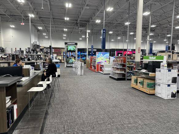 미국발 '관세 전쟁'이 본격화한 3월 4일 미국 로스앤젤레스 시내 가전제품 전문점 베스트바이 매장 내부가 한산한 모습이다. 로스앤젤레스=연합뉴스