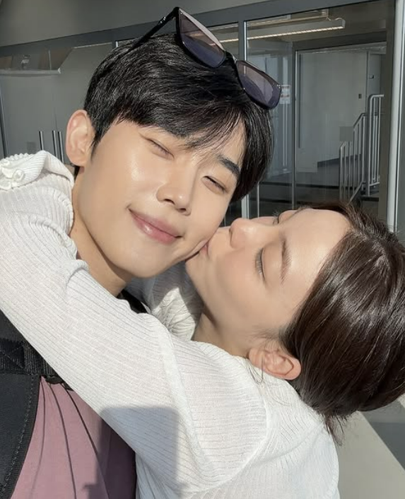 사진=에일리 SNS.