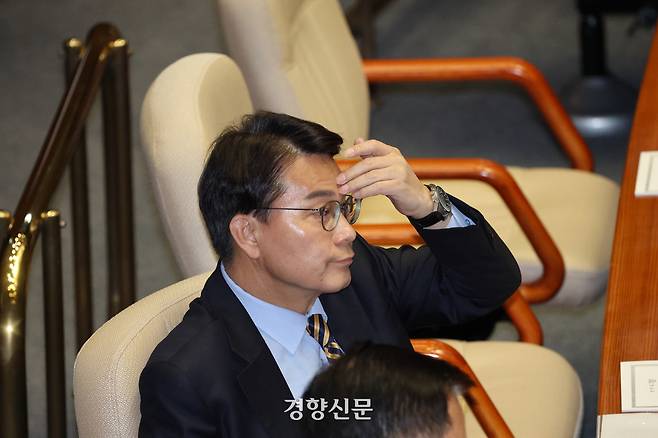 윤상현 국민의힘 의원이 지난 2월27일 국회 본회의에 참석해 있다. 박민규 선임기자