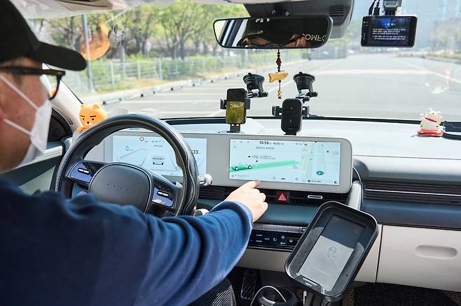 3년 만에 누적 주행거리 58만km를 기록한 아이오닉5 차주 이영흠씨 모습. 현대차그룹 제공