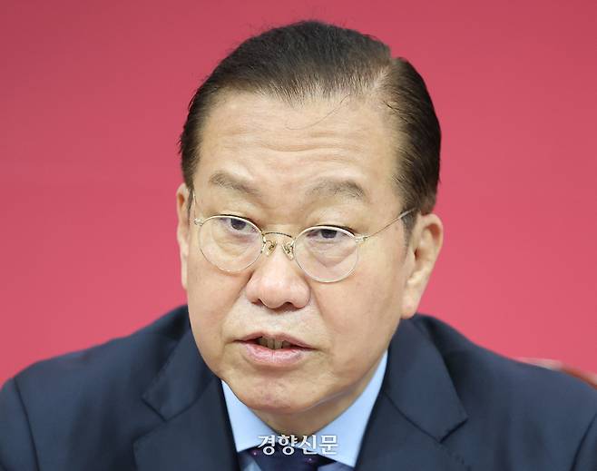 권영세 국민의힘 비대위원장이 1일 국회에서 열린 비대위회의에서 발언하고 있다. 박민규 선임기자