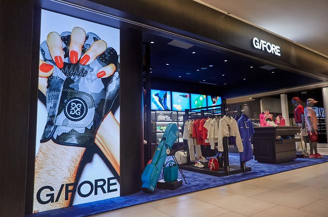 지포어 일본 긴자 식스 매장 사진. /사진제공=코오롱FnC