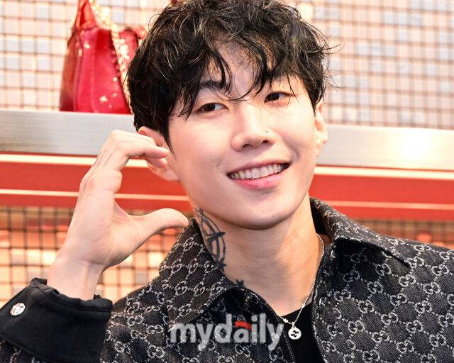 박재범이 엄마가 골라주는 로션만 바른다고 밝혔다. / 마이데일리 DB