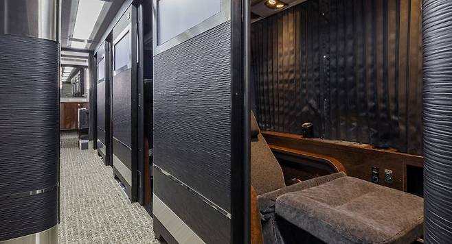 [서울=뉴시스] 일본 프리미엄 야간버스 '드림 슬리퍼'의 내부 모습. (출처=간토버스 홈페이지) 2025.04.30. photo@newsis.com *재판매 및 DB 금지