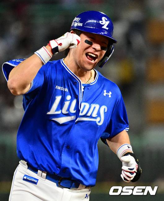 연장 10회초 2사 삼성 강민호가 솔로 홈런을 날린 뒤 베이스를 돌고 있다. 2025.04.30 /cej@osen.co.kr