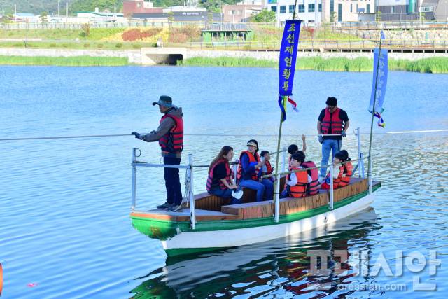 ▲황룡강 나룻배 체험ⓒ장성군