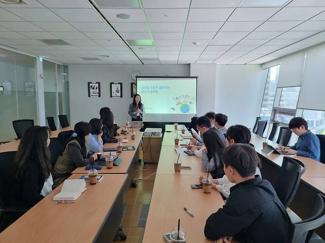 연합뉴스 우부투추진단 대상으로 발표하는 반크 [촬영 연합뉴스 우분투추진단 김재근]