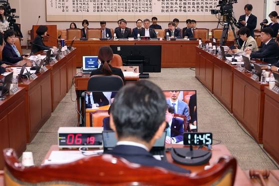 2일 서울 여의도 국회에서 법제사법위원회 전체회의가 진행되고 있다. 〈사진=연합뉴스〉