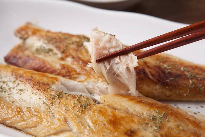 고등어, 삼치 등 오메가-3 지방산이 풍부한 등 푸른 생선은 혈관 건강에 도움이 된다. [사진=게티이미지뱅크]