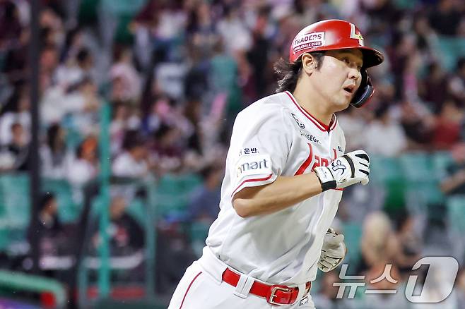 SSG 랜더스 최정은 KBO리그 통산 495홈런을 기록 중이다. 홈런 5개를 추가하면 사상 처음으로 500홈런을 달성한다. 뉴스1 DB ⓒ News1 민경석 기자